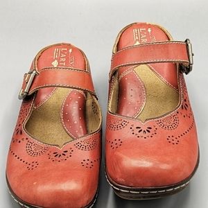 L'Artiste women's clog size 7.5